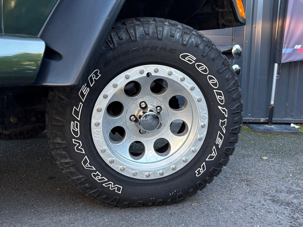 Jeep Wrangler - photo 8