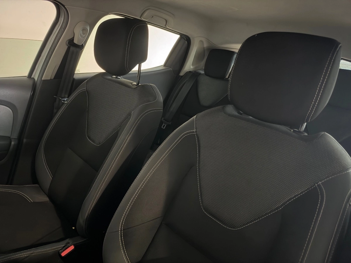 Renault Clio - photo 18