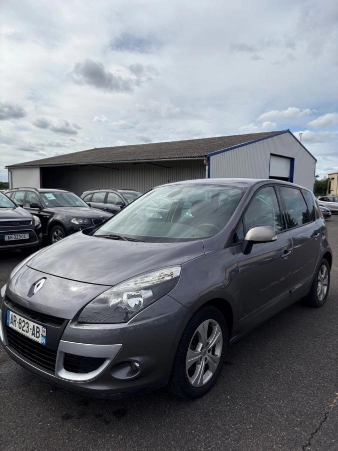 RENAULT Scenic