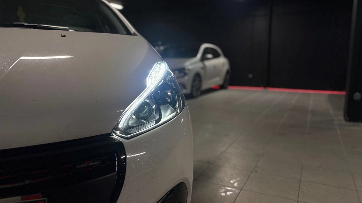 Peugeot 208 - photo 9