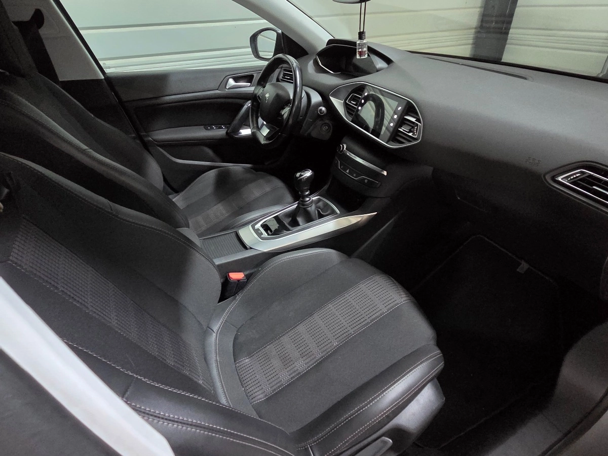 Peugeot 308 - photo 8