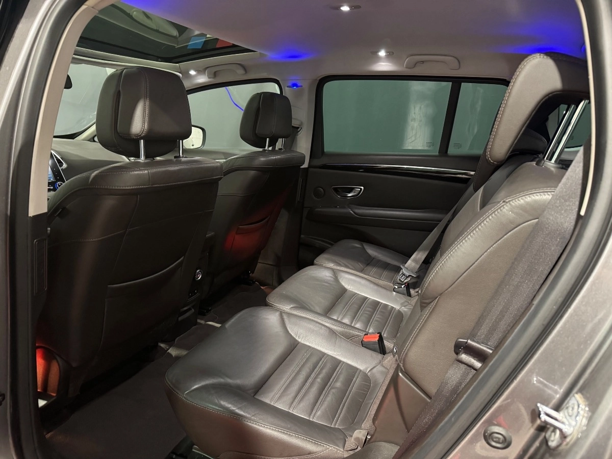 Renault Espace - photo 11