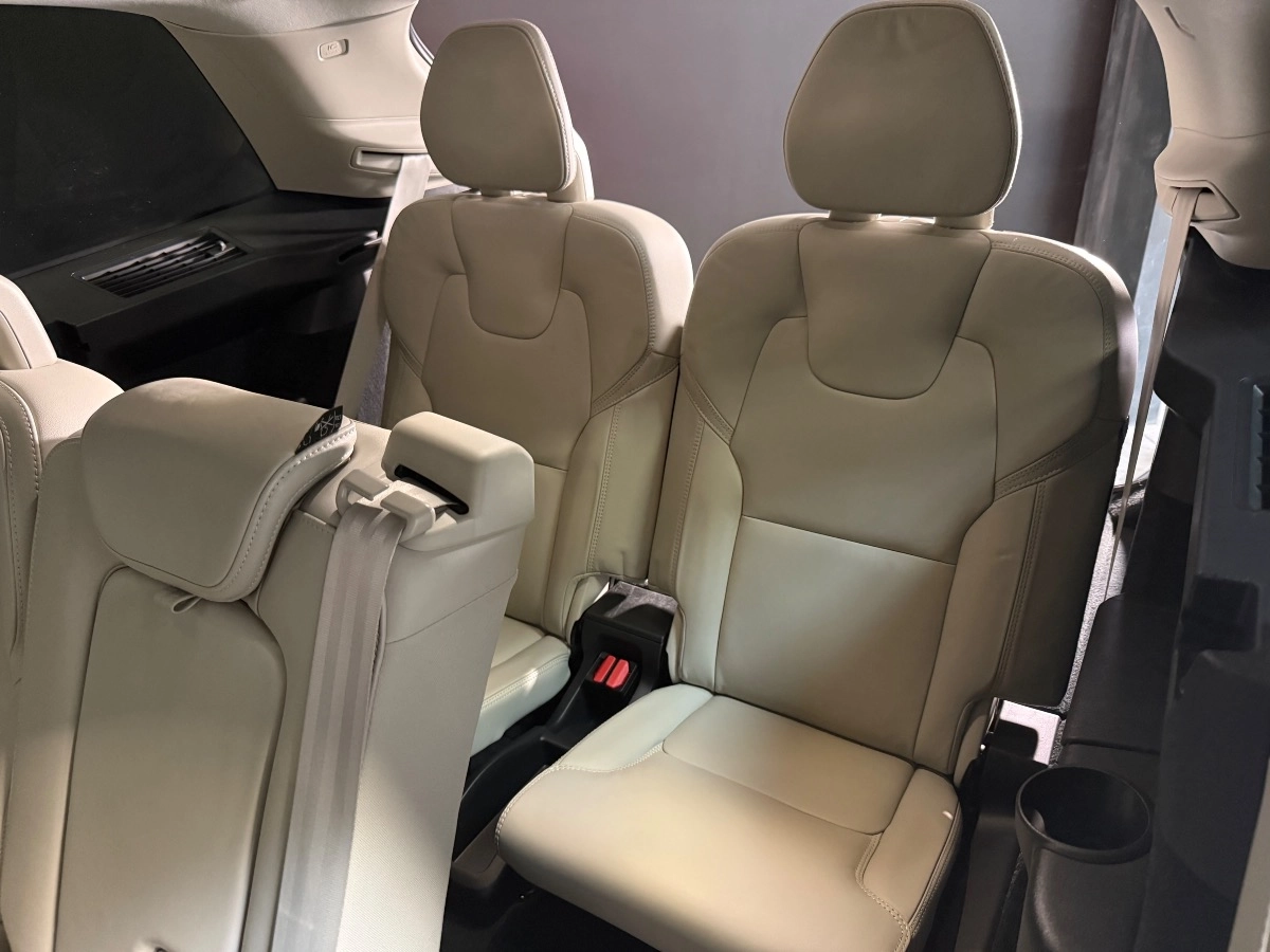 Volvo Xc90 - photo 33