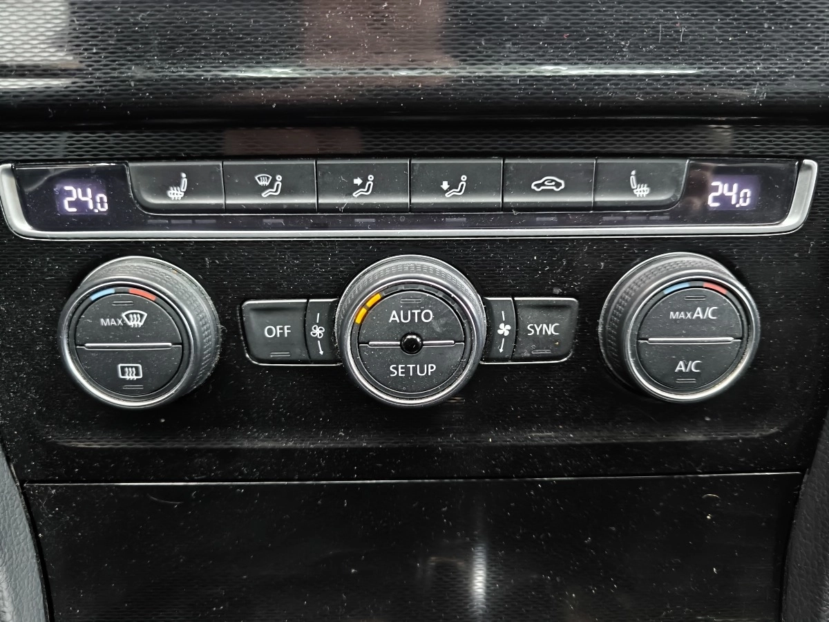 Volkswagen Golf - photo 12