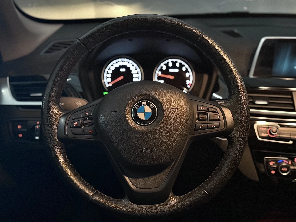 Bmw X1 - photo 8