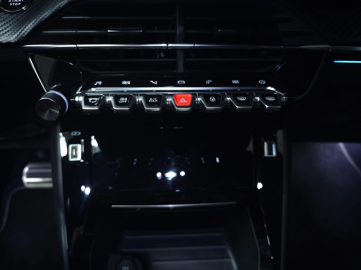 Peugeot 208 - photo 19