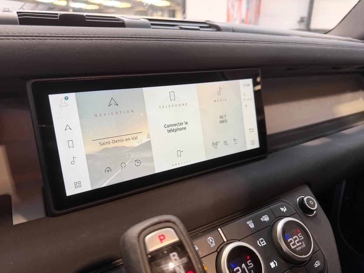 Land Rover Defender 110 3.0 D200 200 MHEV X-DYNAMIC 4WD BVA8 /ATTELAGE/TOIT PANO/CARPLAY/MERIDIAN/