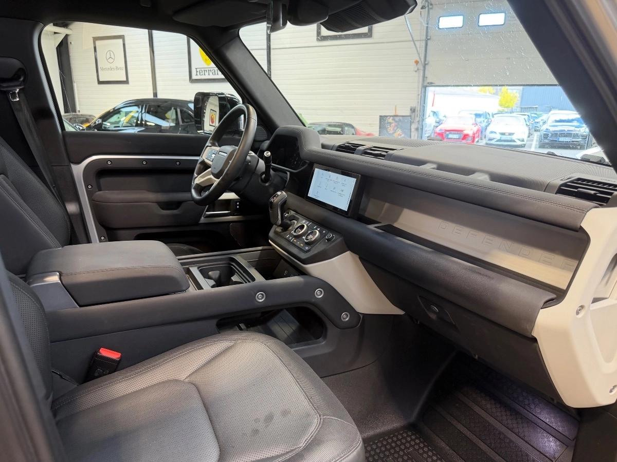 Land Rover Defender 110 3.0 D200 200 MHEV X-DYNAMIC 4WD BVA8 /ATTELAGE/TOIT PANO/CARPLAY/MERIDIAN/