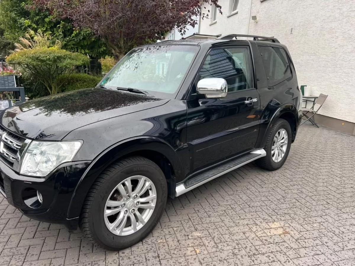 Mitsubishi Pajero 3.2 DID 200 4WD