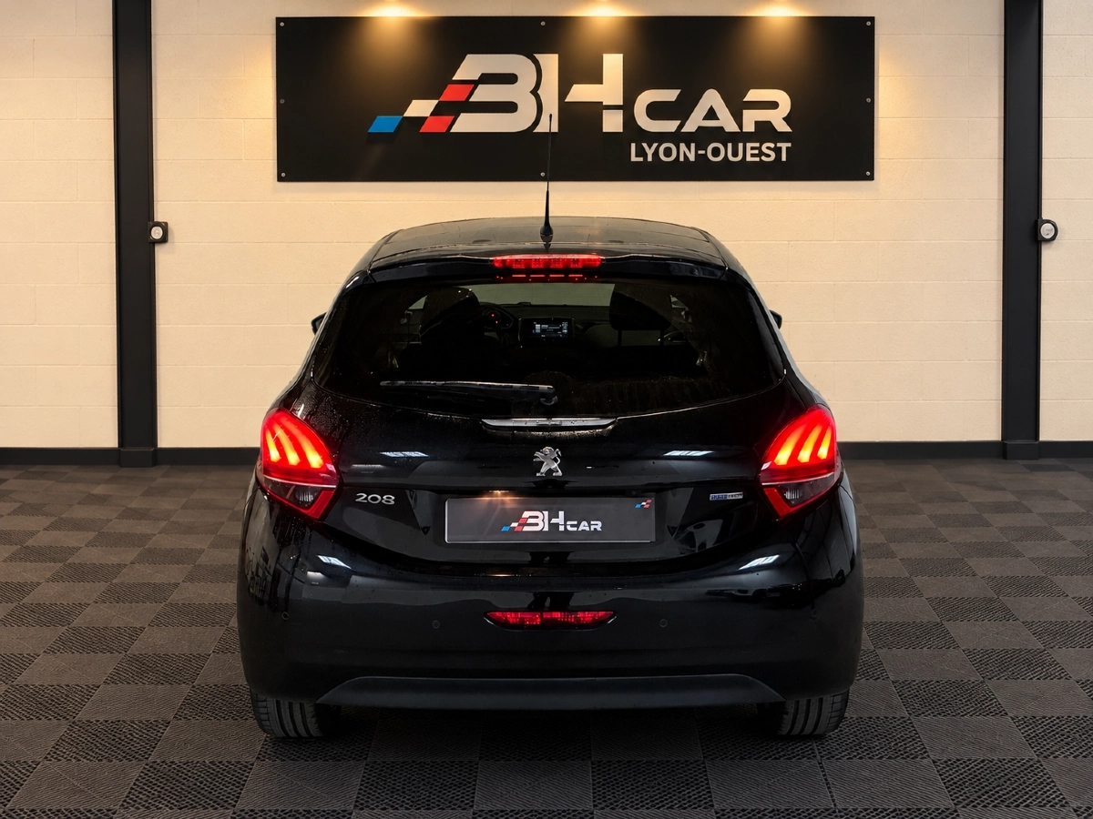 Peugeot 208 - photo 4