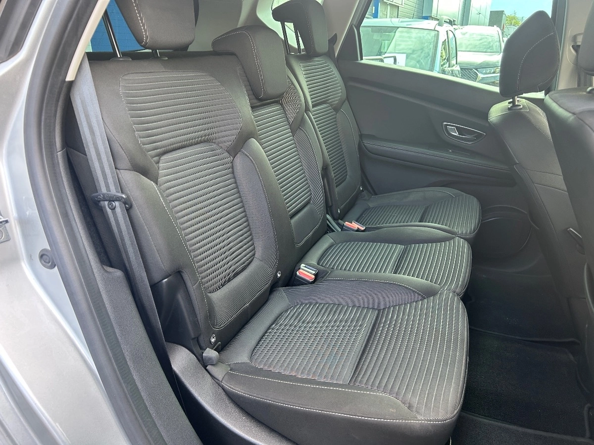 Renault Scenic - photo 10