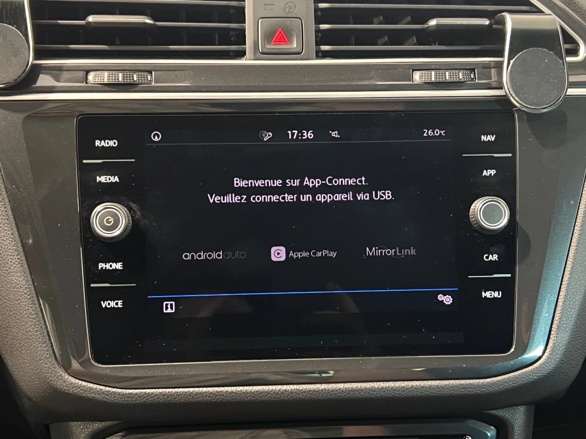Volkswagen Tiguan - photo 22