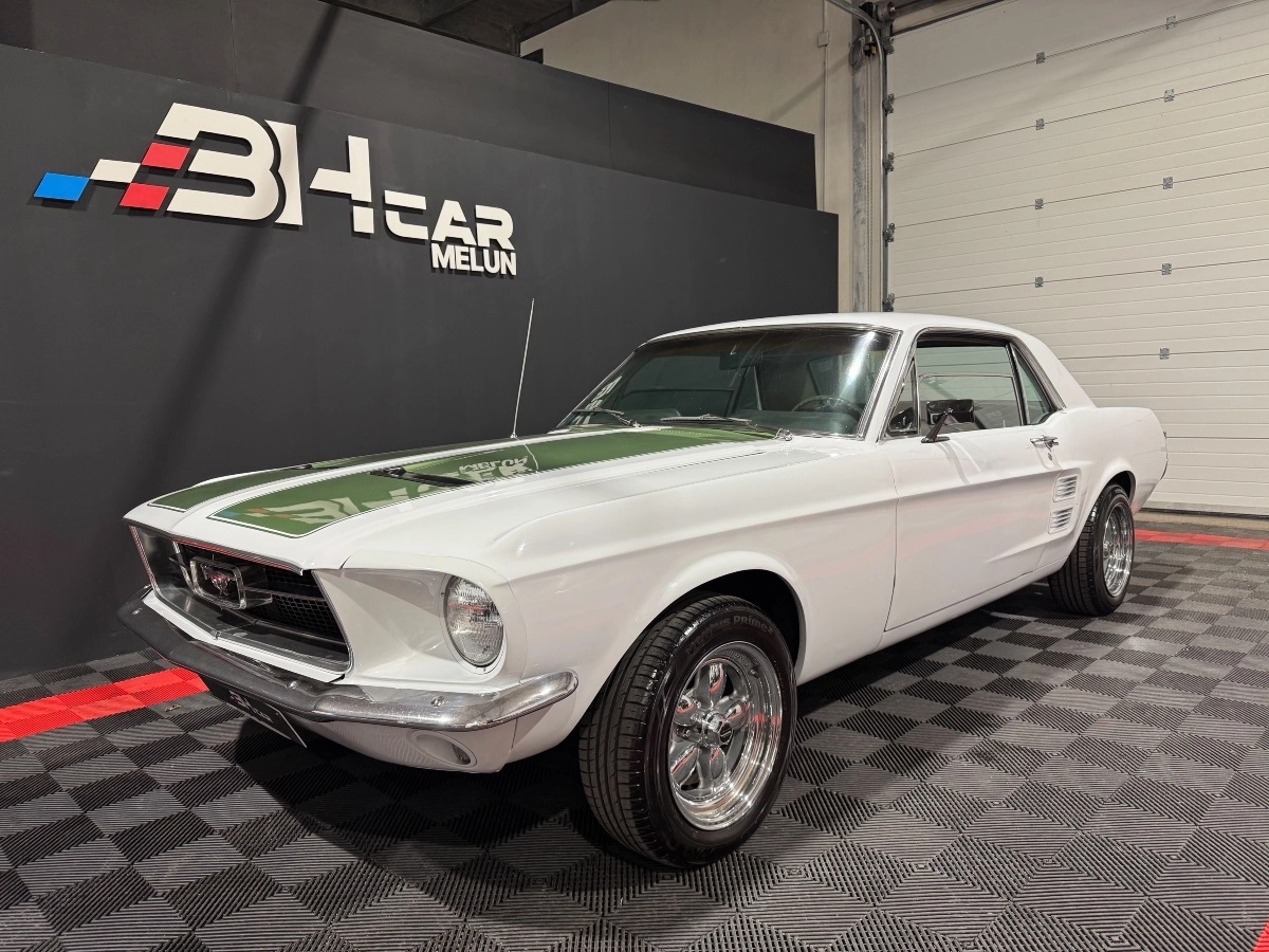 FORD MUSTANG