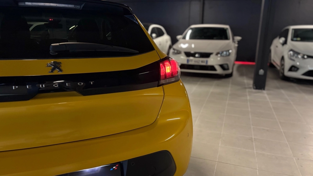 Peugeot 208 - photo 31