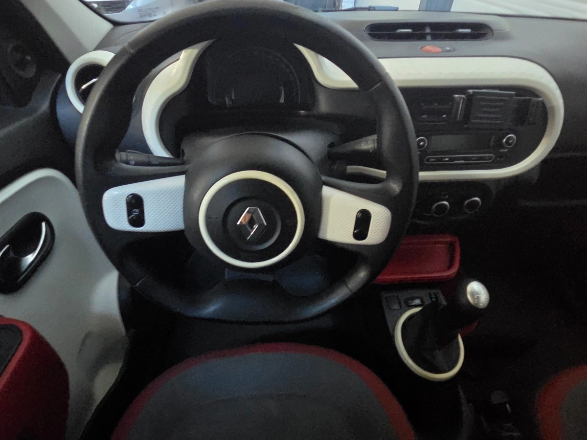 Renault Twingo - photo 12