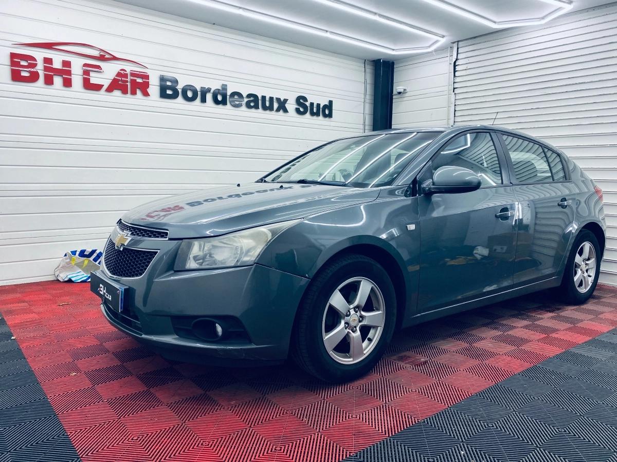 Image: Chevrolet Cruze Hatchback (J305) 1.6 i 16V 124 cv