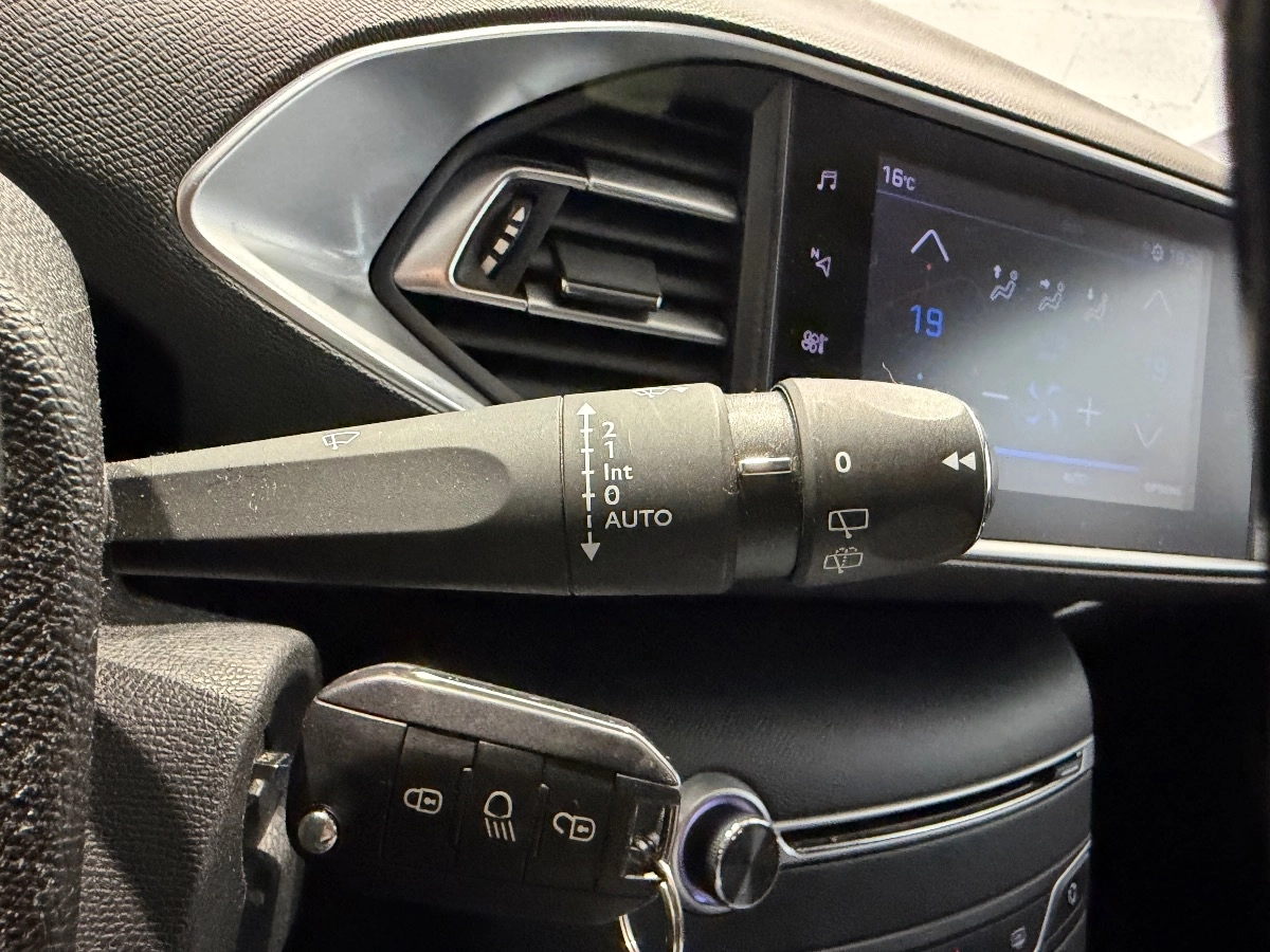 Peugeot 308 - photo 23
