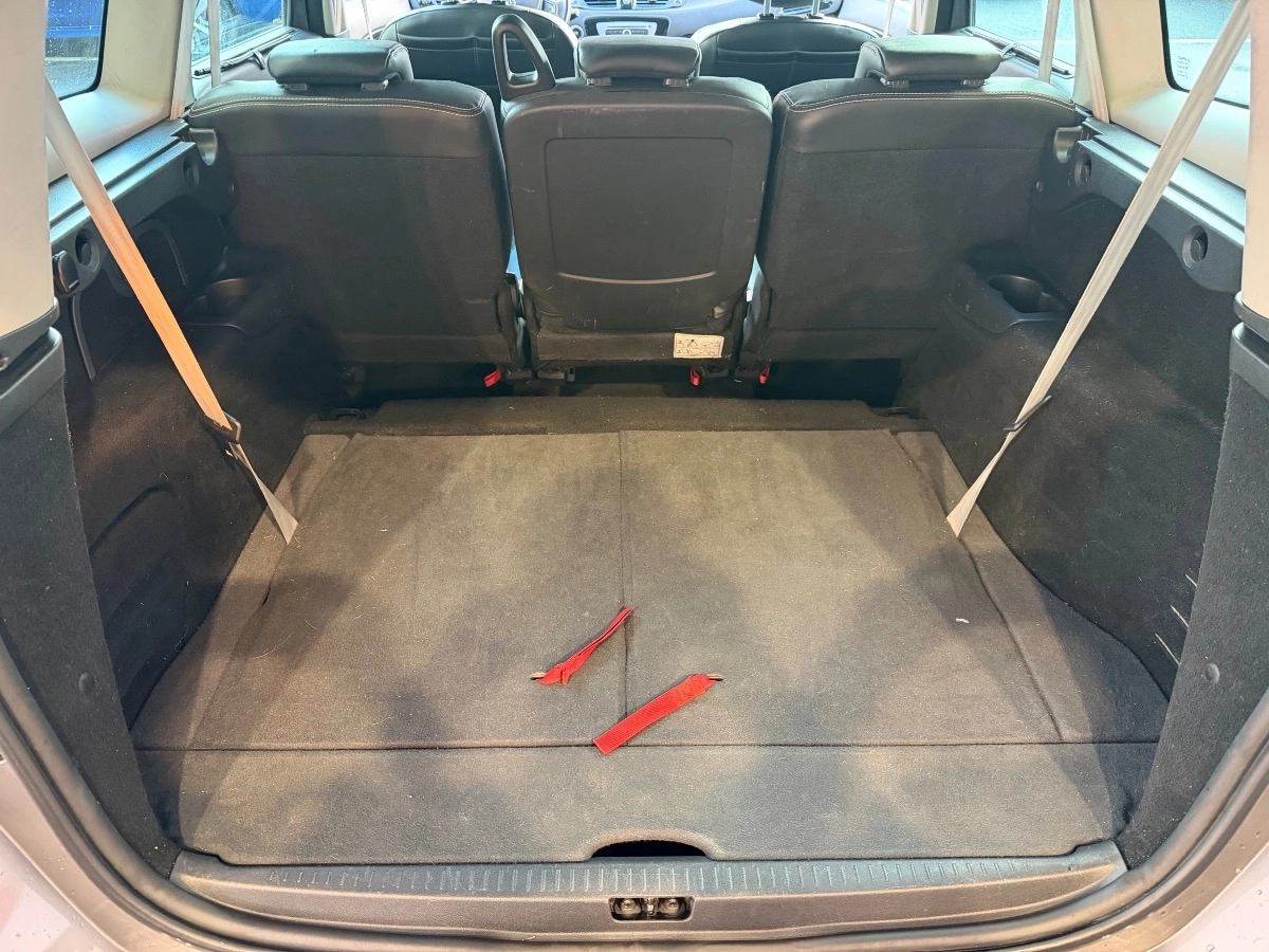 Renault Grand Scenic - photo 32