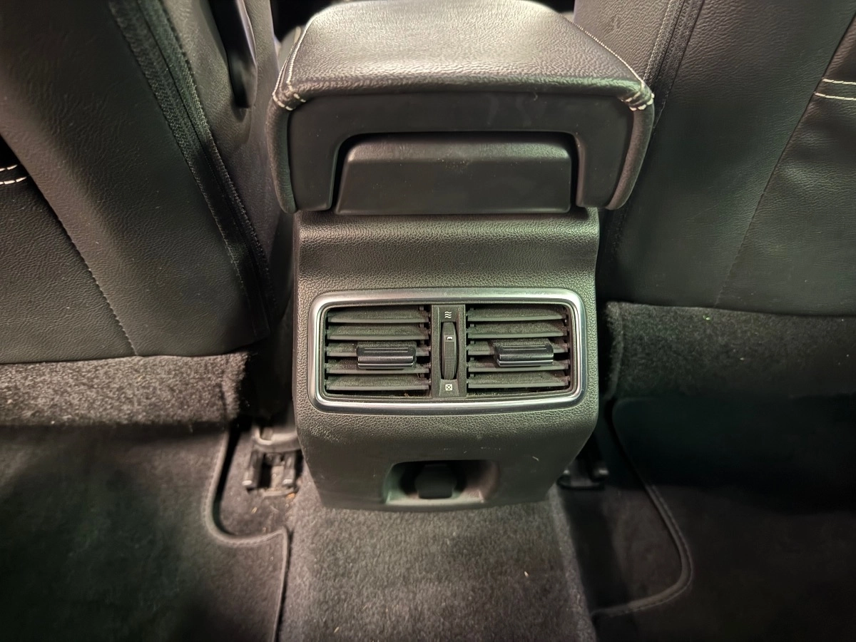 Renault Megane - photo 35