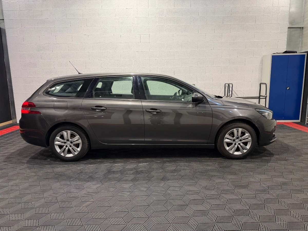 Peugeot 308 - photo 2