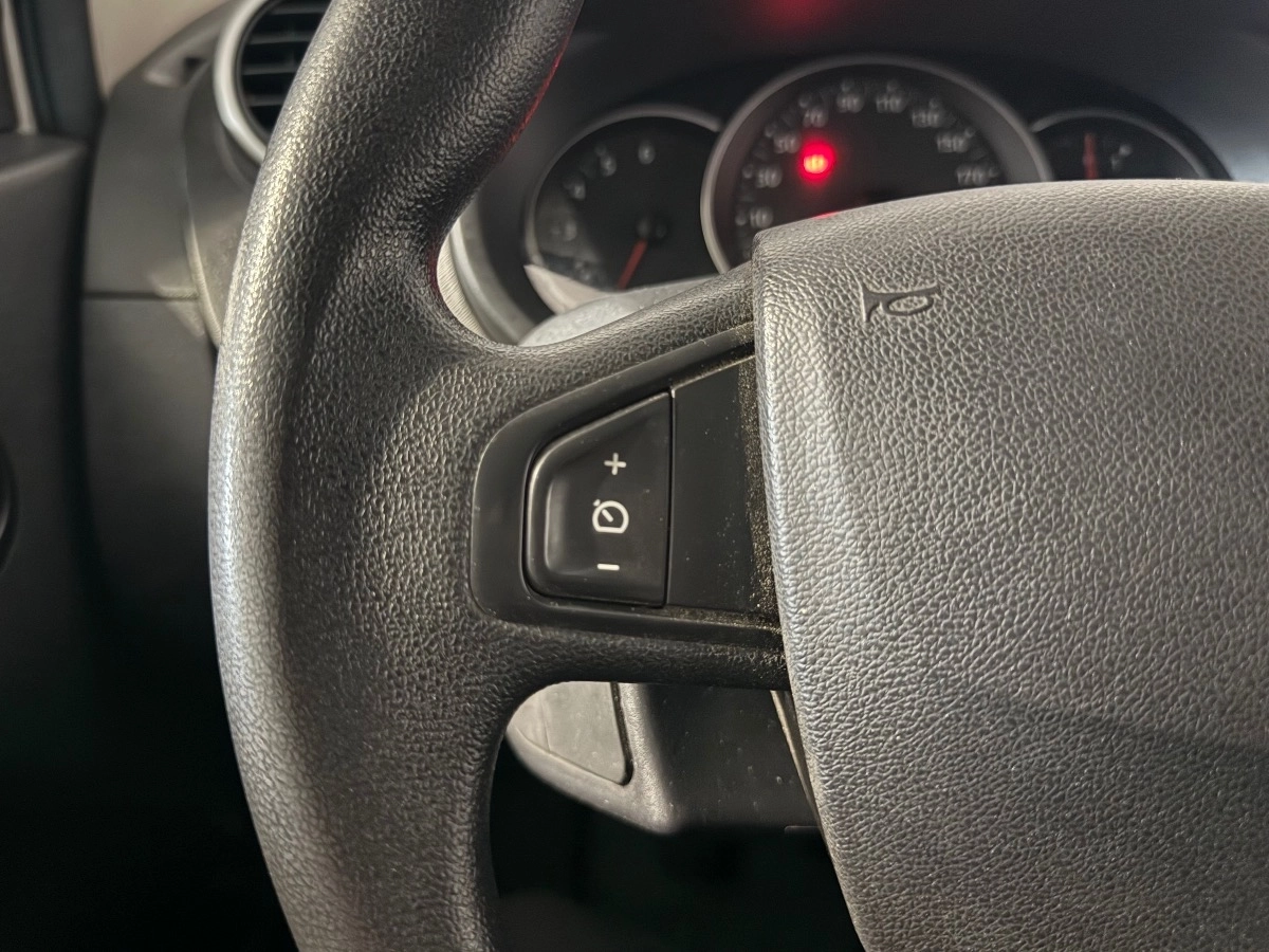 Renault Kangoo Express - photo 15