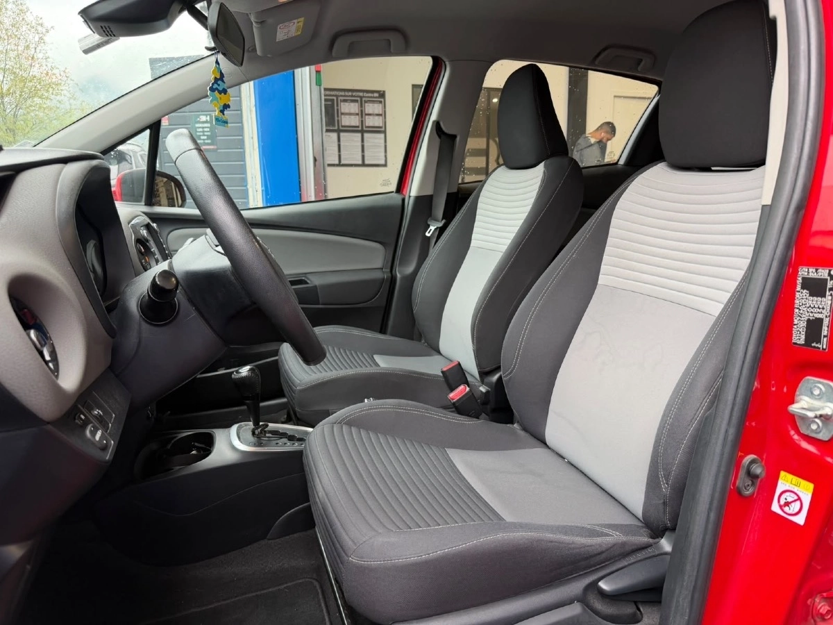 Toyota Yaris - photo 8