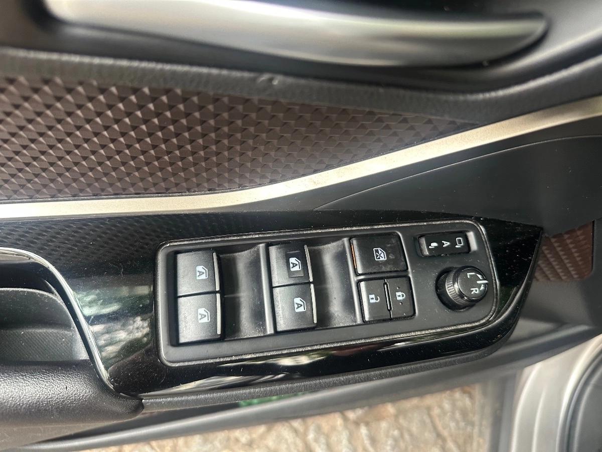 Toyota C-hr 1.8 HSD 122H 100 FULL-HYBRID DISTINCTIVE 4X2 E-CVT BVA