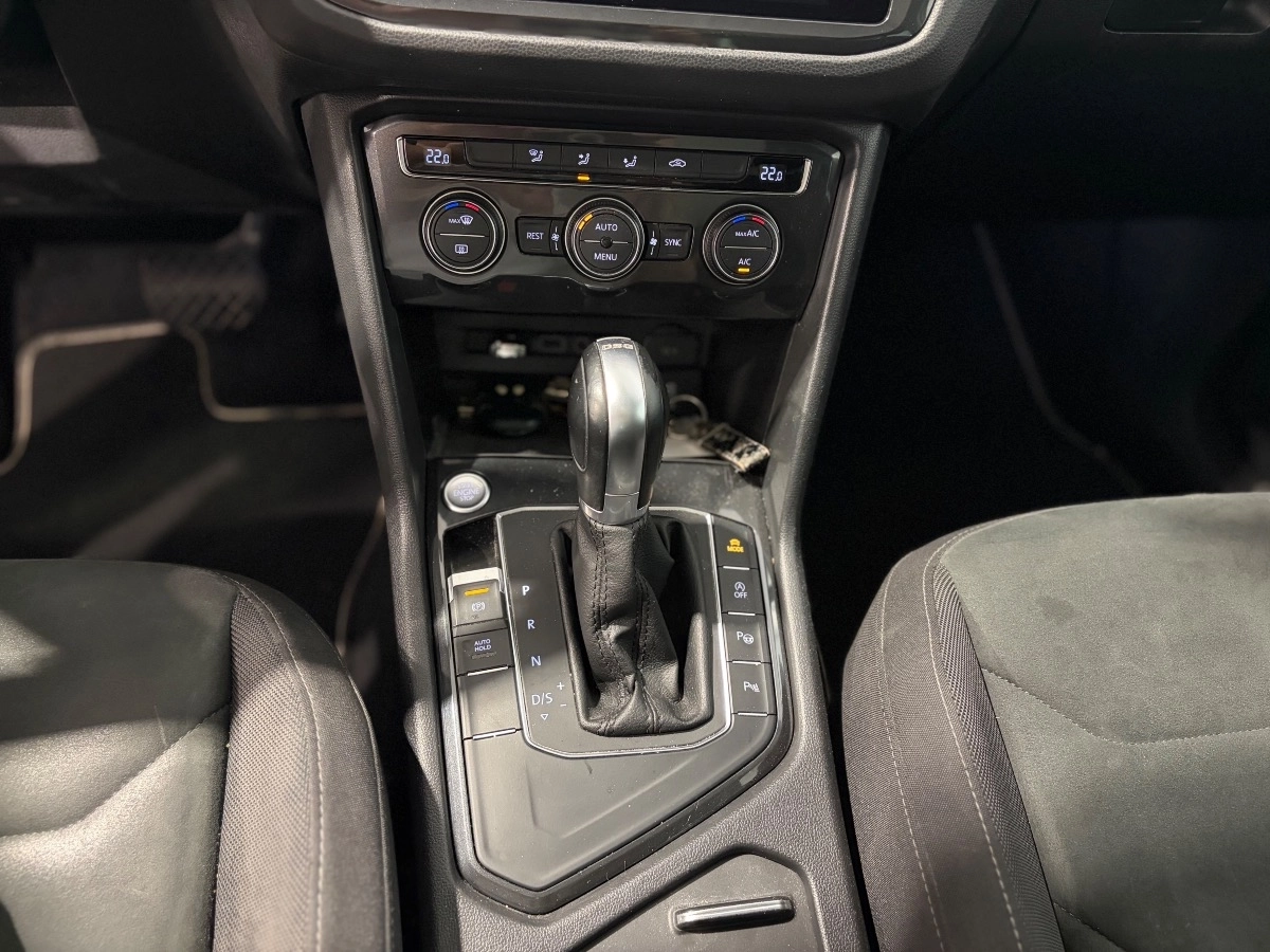 Volkswagen Tiguan - photo 18