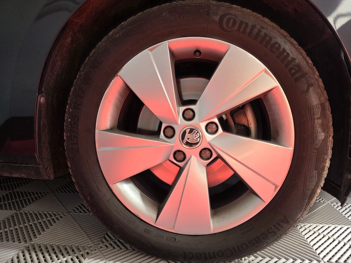 Skoda Superb - photo 23