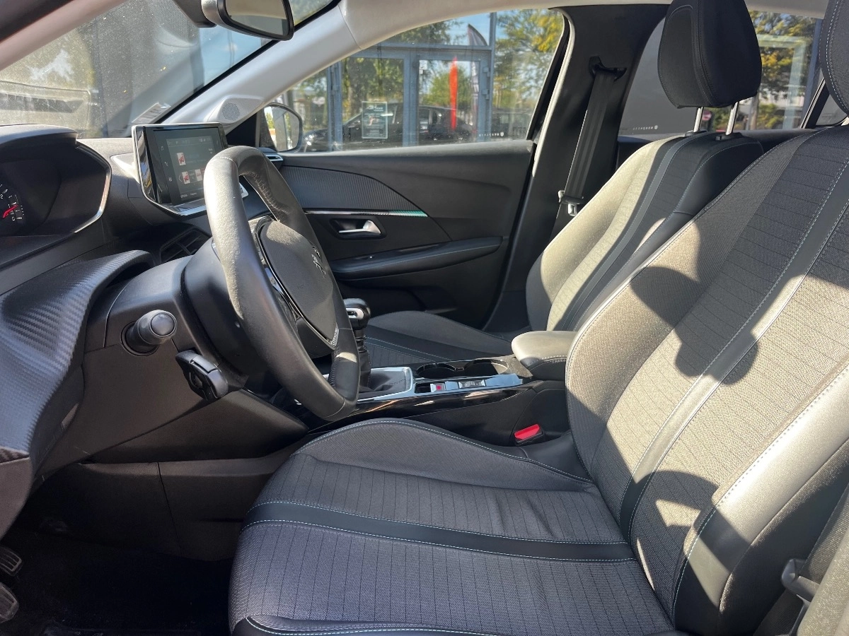 Peugeot 208 - photo 7