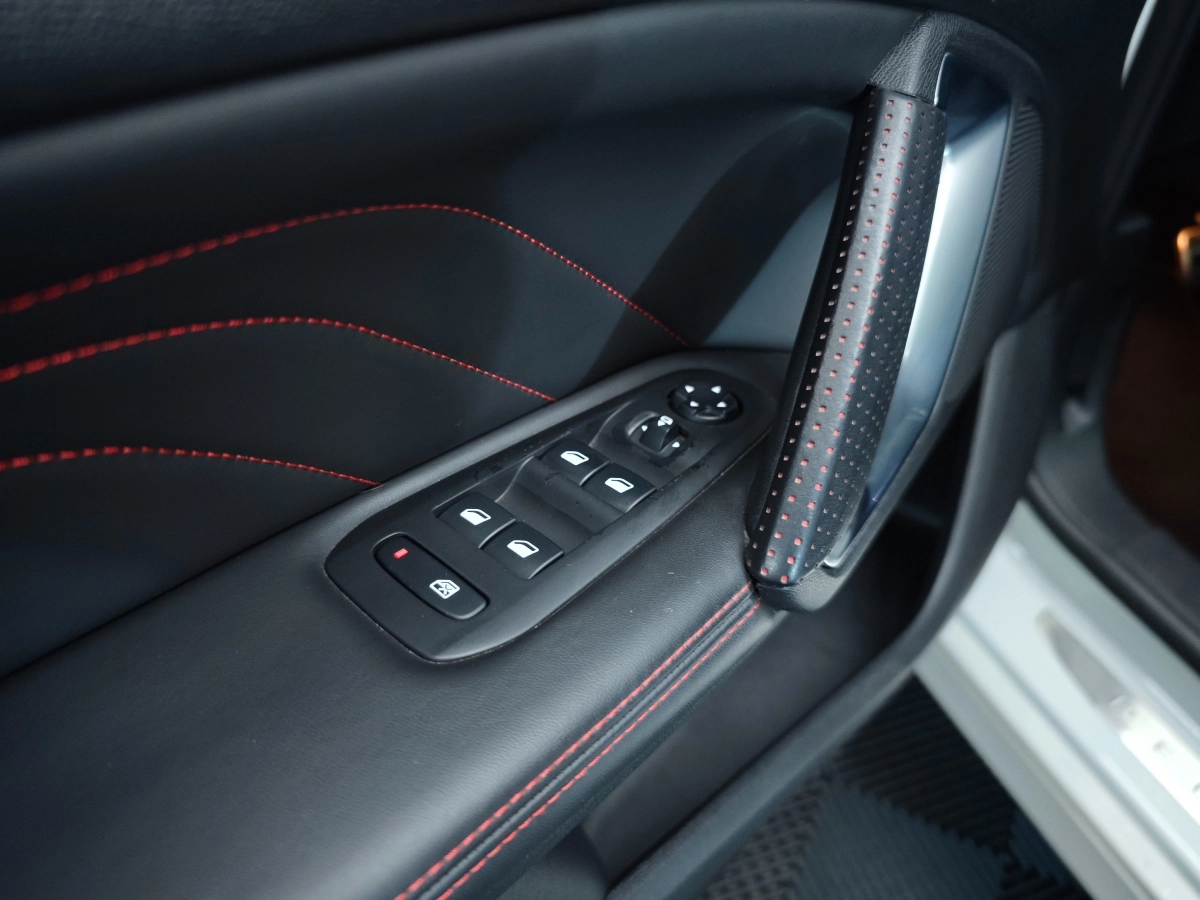 Peugeot 308 - photo 27