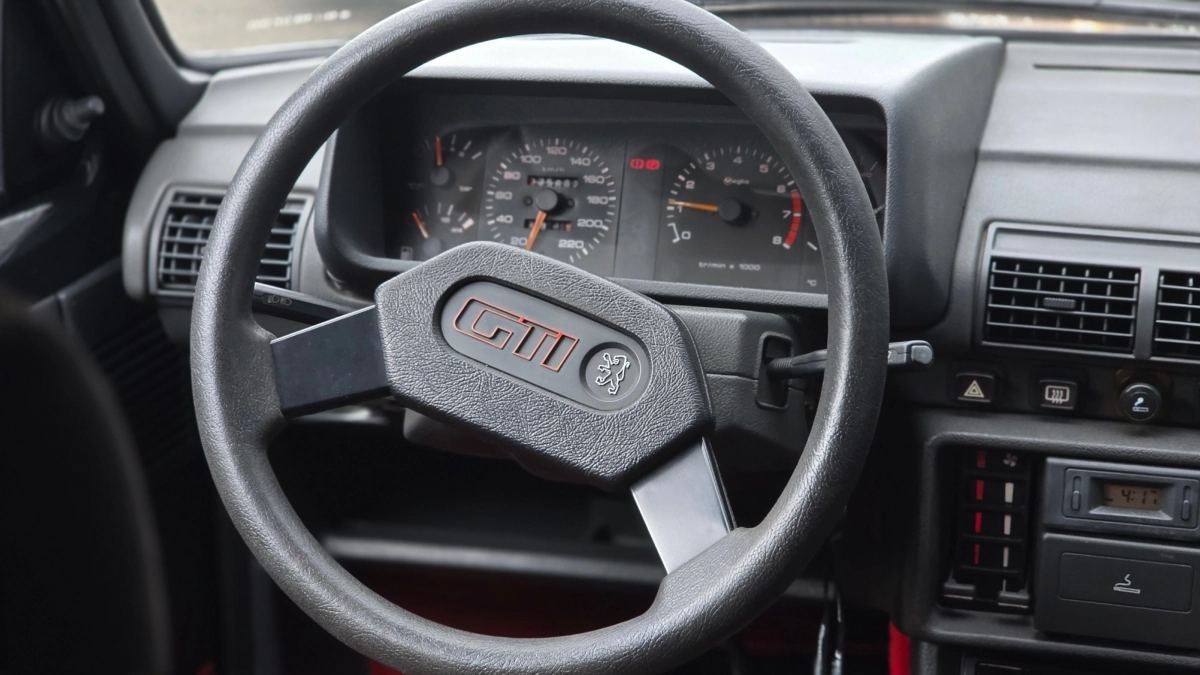 Peugeot 205 - photo 21