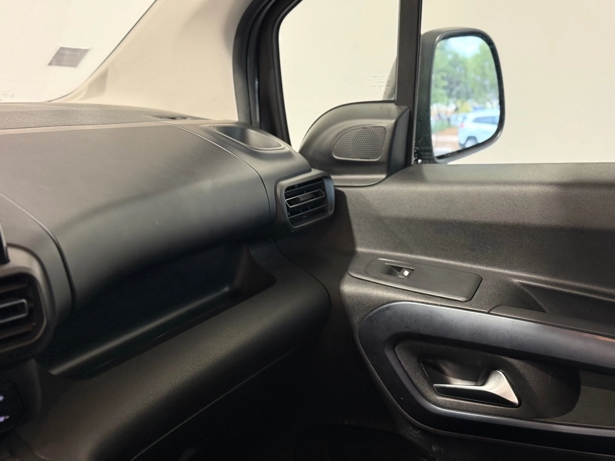 Peugeot Rifter - photo 24