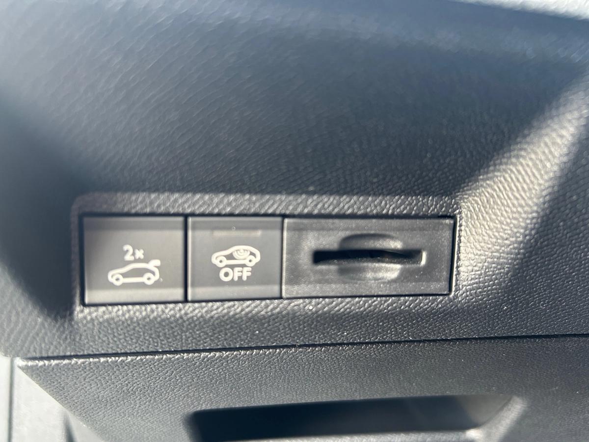 Peugeot 3008 136ch MHEV HYBRID E-DCS6 GT