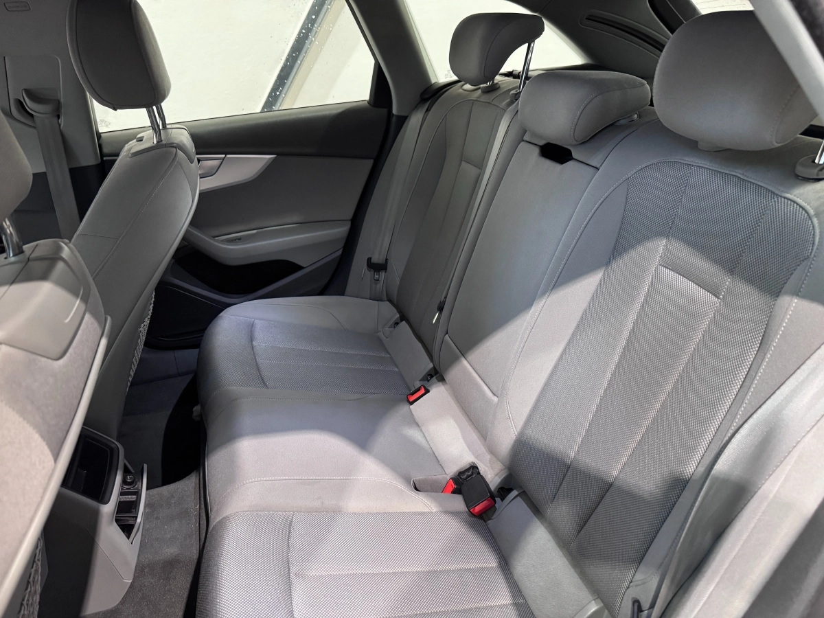 Audi A4 - photo 12