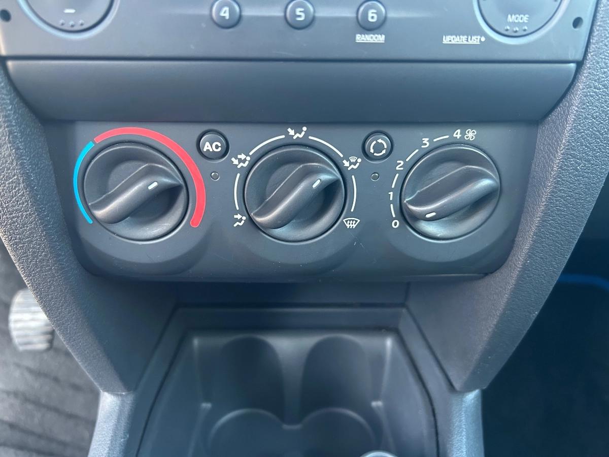 Renault Clio CAMPUS 1.2 75