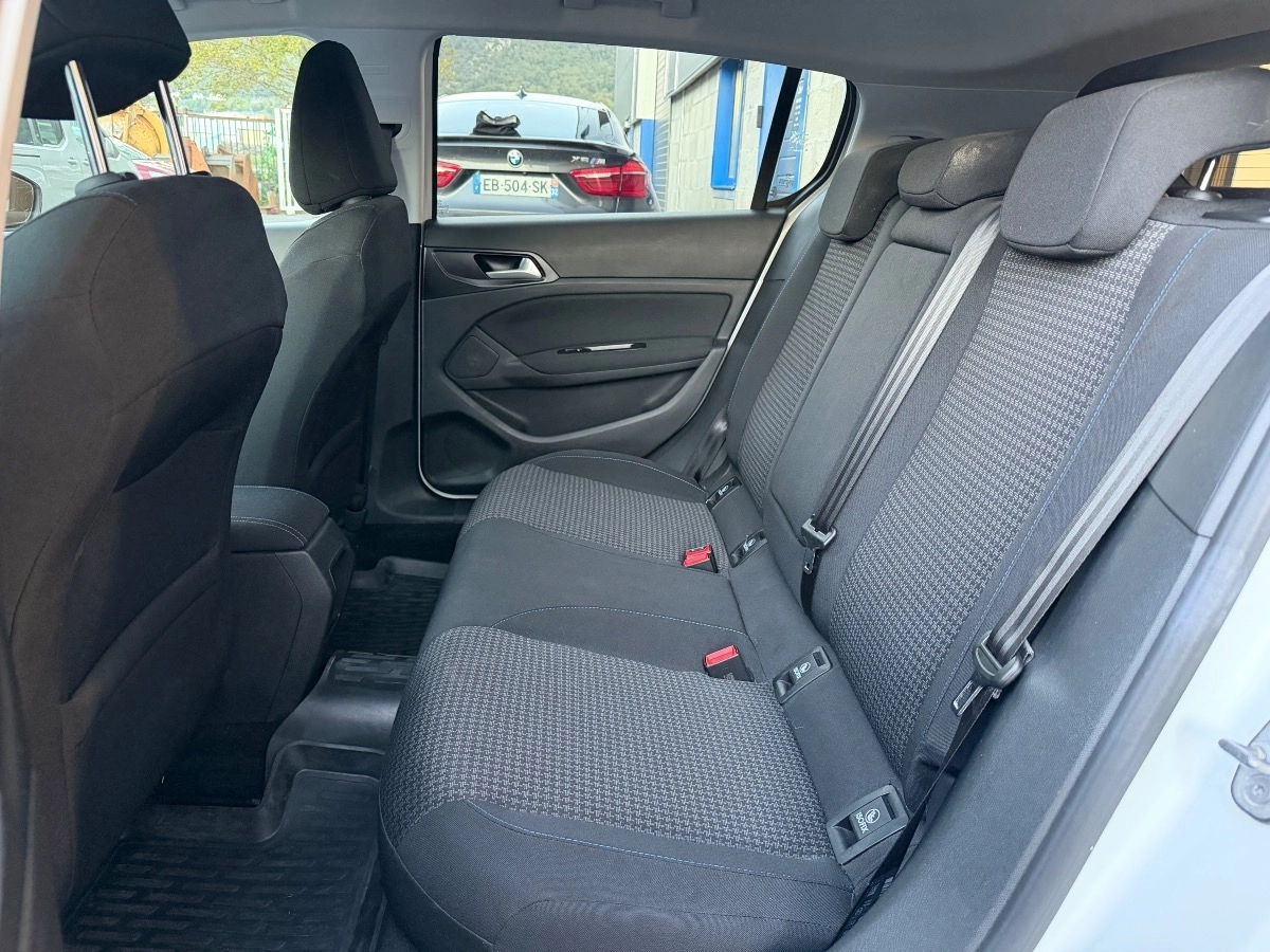 Peugeot 308 - photo 13