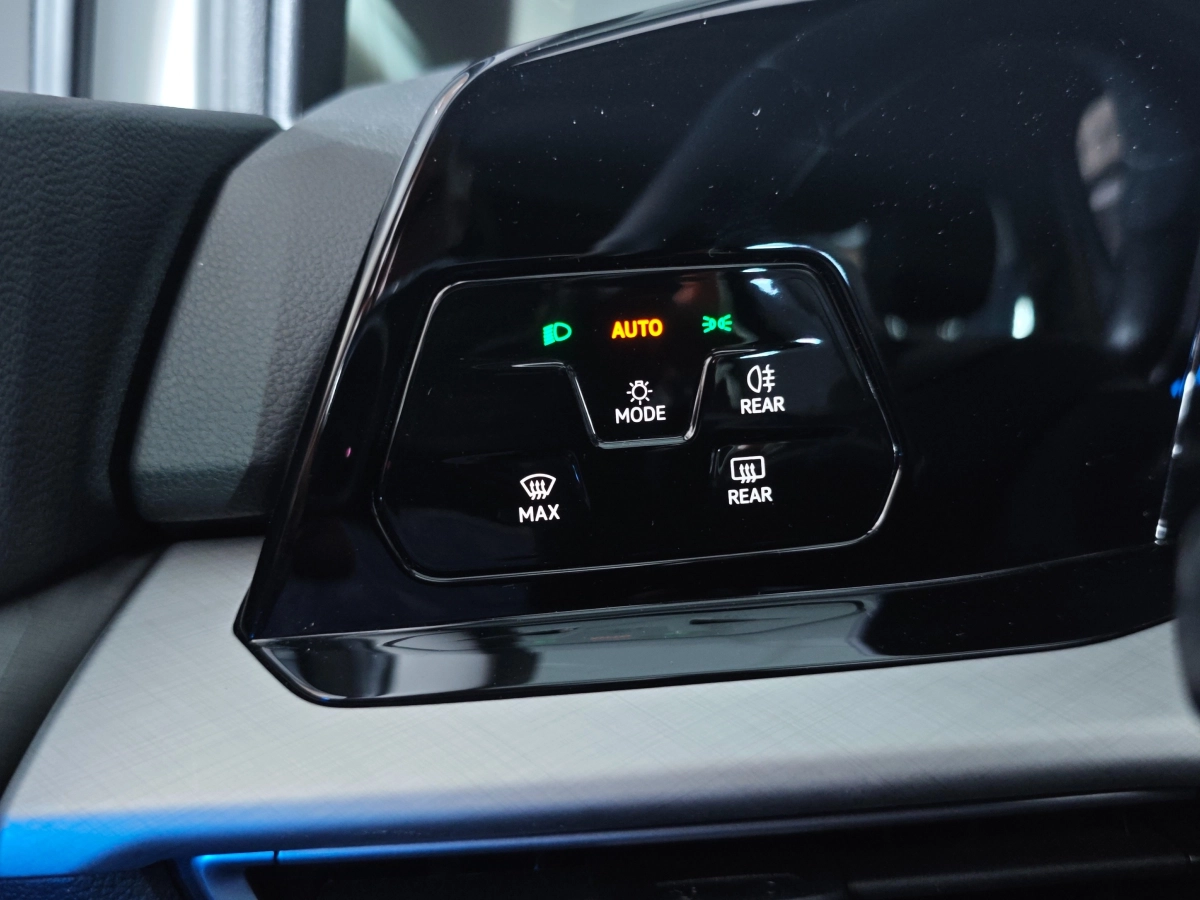 Volkswagen Golf - photo 17