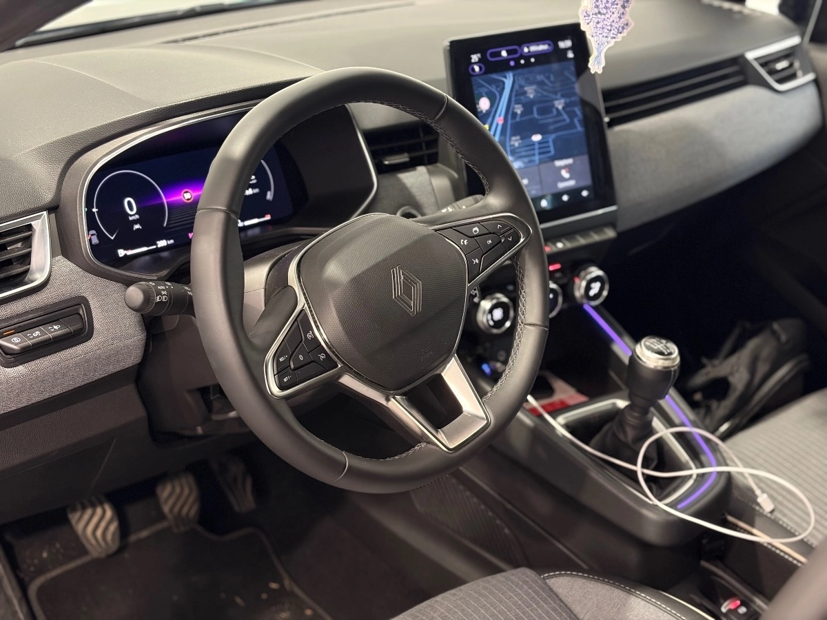 Renault Clio - photo 10