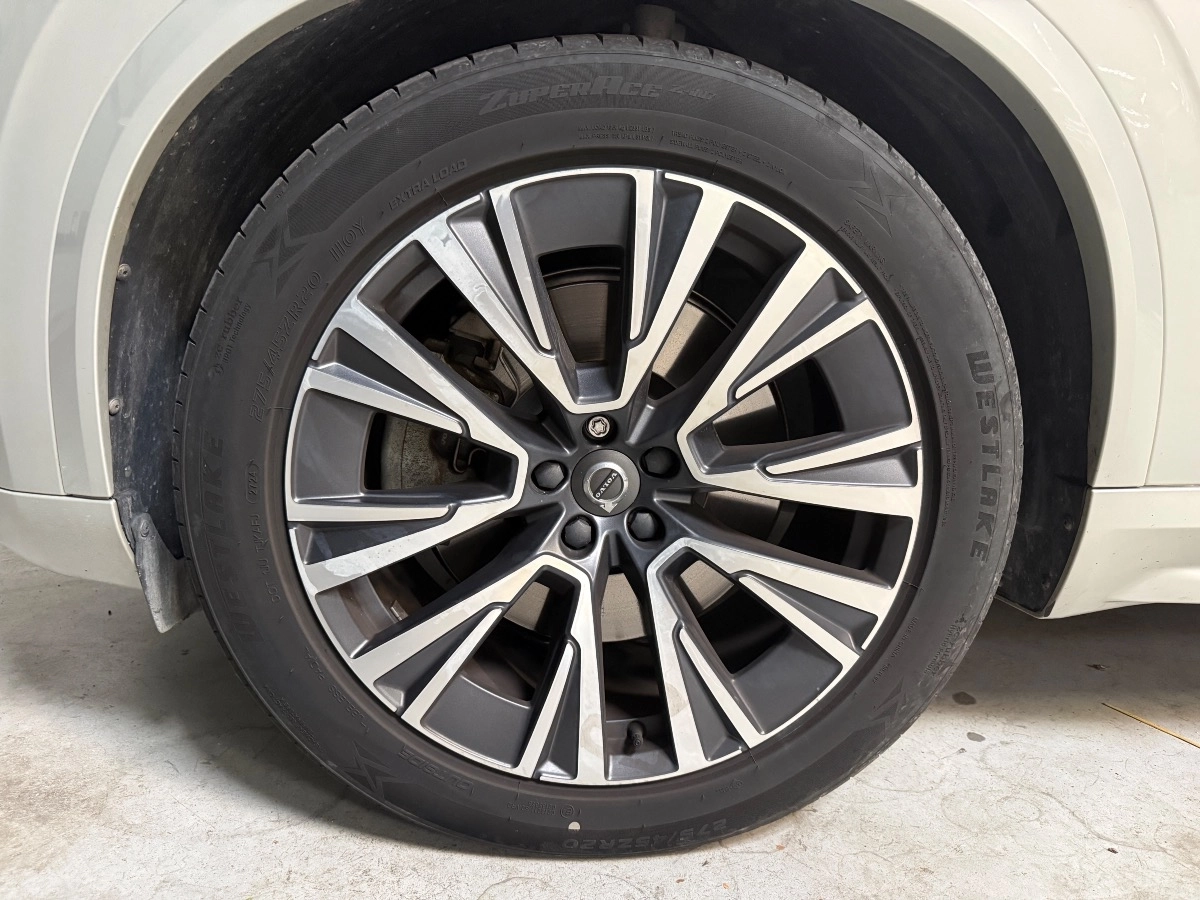 Volvo Xc90 - photo 9