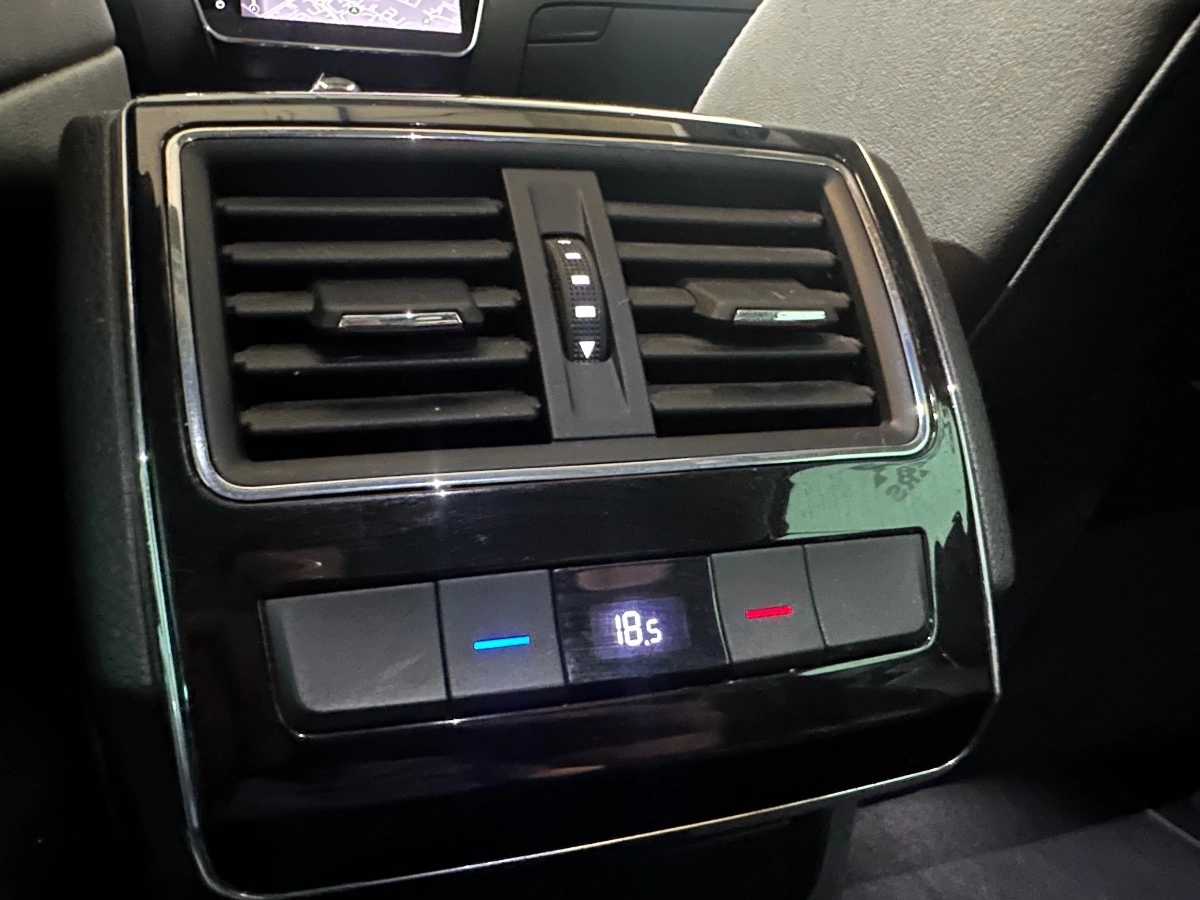 Skoda Superb - photo 19