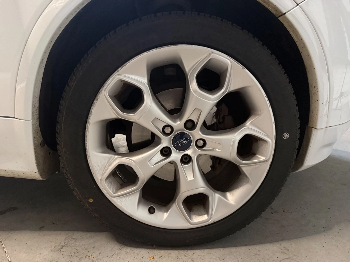 Ford Kuga - photo 12