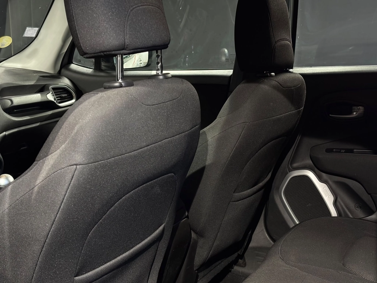 Jeep Renegade - photo 26