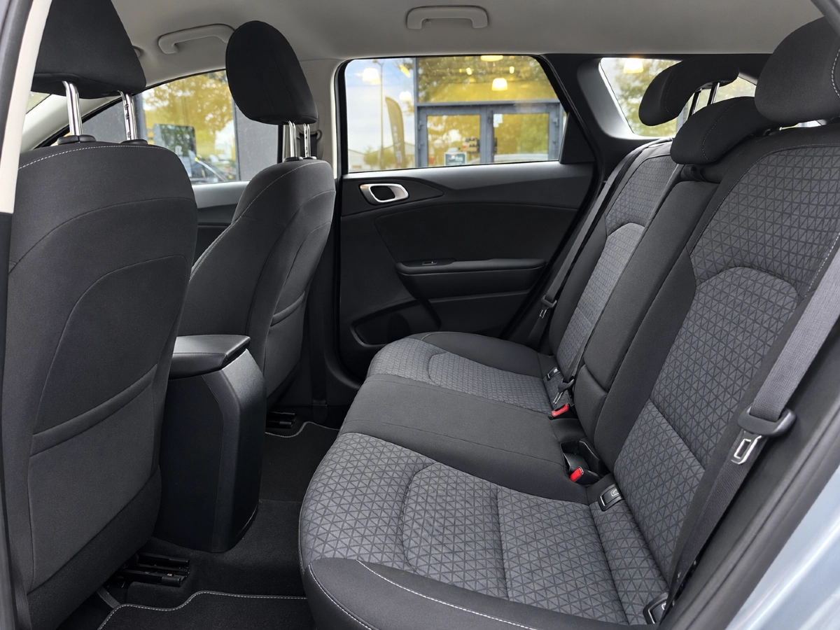 Kia Ceed - photo 17
