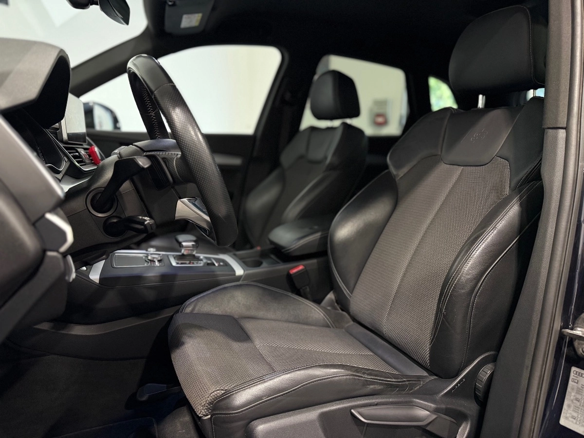 Audi Q5 - photo 12