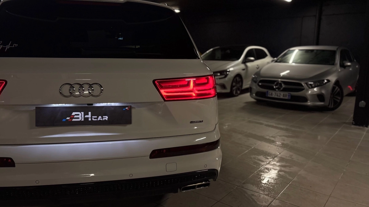 Audi Q7 - photo 8