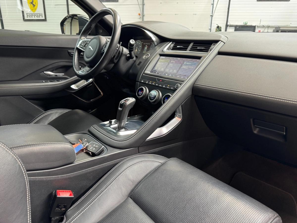 Jaguar E-pace 2.0 D240 240 R-DYNAMIC SE AWD BVA / TOIT PANO / MERIDIAN / SIEGES ELEC CHAUFFANTS