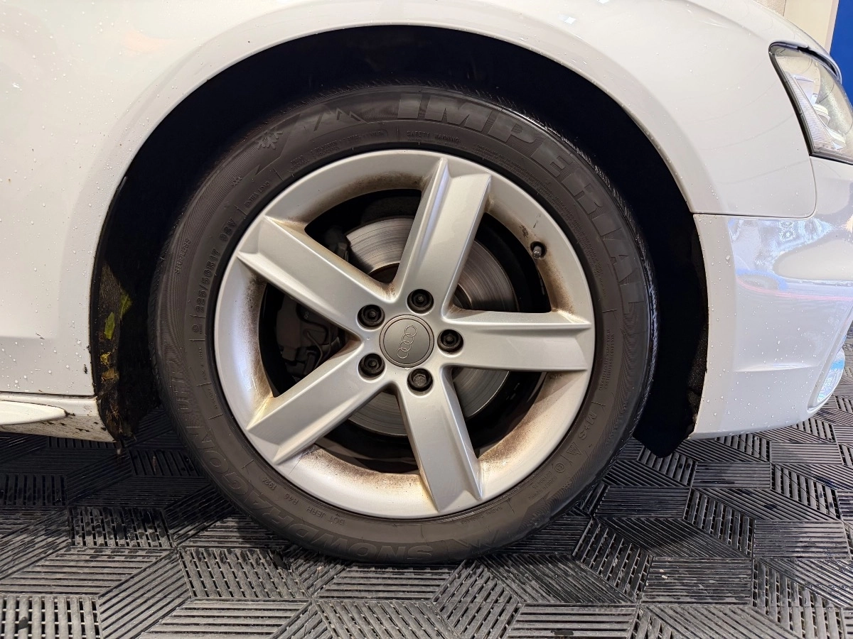 Audi A4 - photo 8