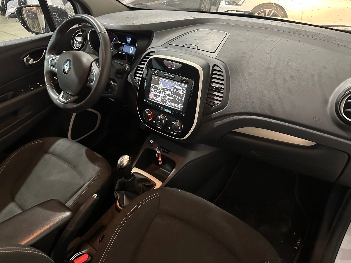Renault Captur - photo 17