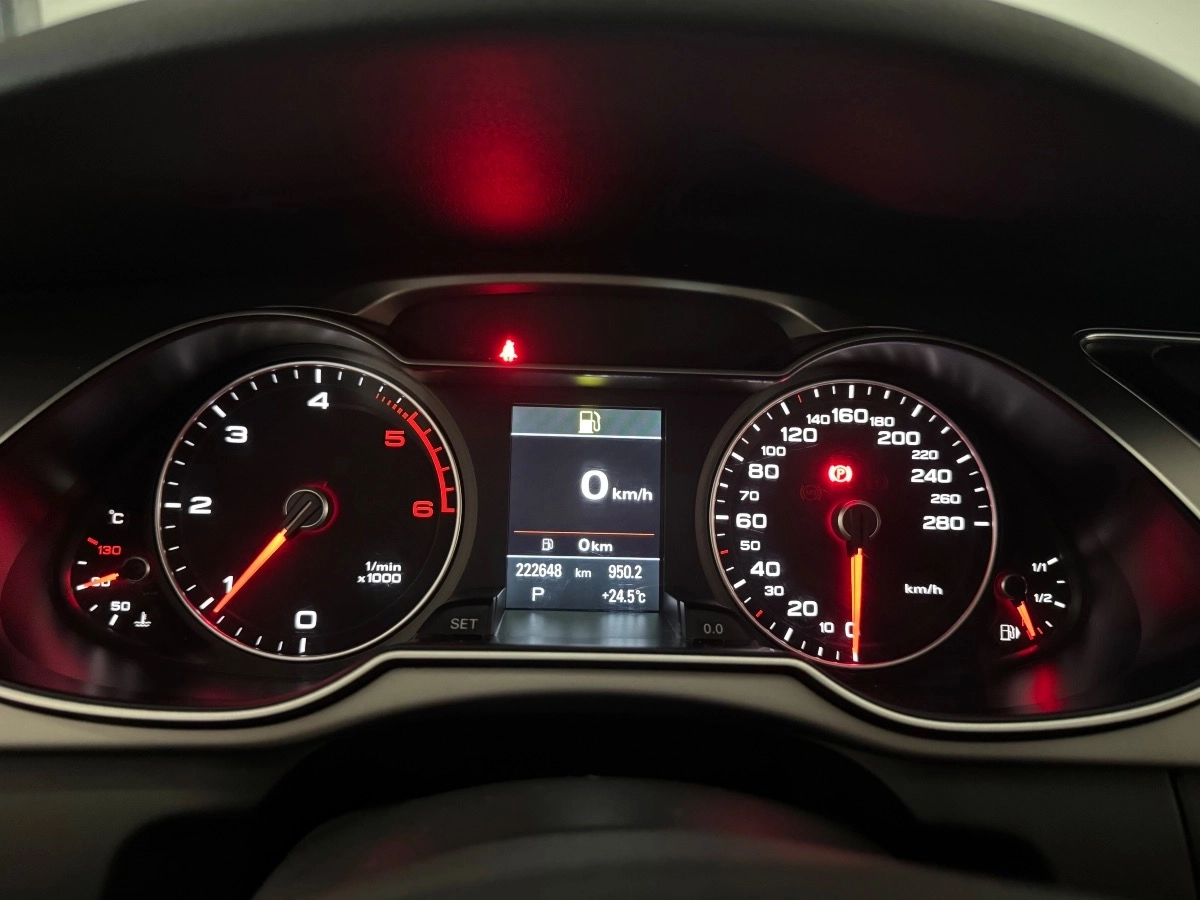 Audi A4 - photo 8